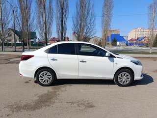 2023 Toyota Vios III Рестайлинг, белый, 1850000 рублей, вид 4