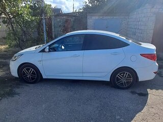2014 Hyundai Solaris I, белый, 950000 рублей, вид 4