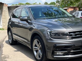 2019 Volkswagen Tiguan II, серый, 3199999 рублей, вид 2