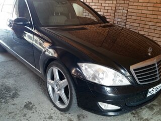 2007 Mercedes-Benz S-Класс 320 V (W221), чёрный, 1350000 рублей, вид 1
