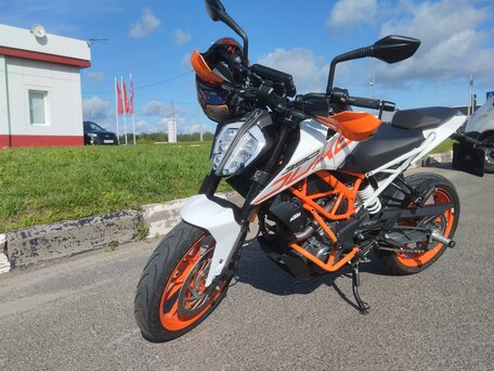 2019 KTM 390 Duke, белый, 405000 рублей, вид 2