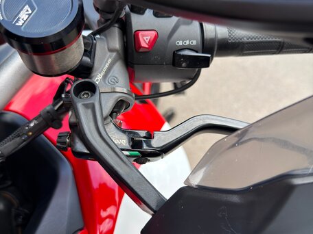 2022 Ducati Multistrada V4, красный, 1700000 рублей, вид 4