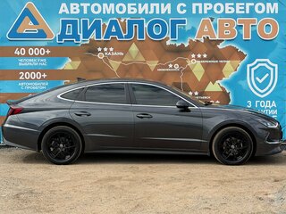 2020 Hyundai Sonata VIII (DN8), серый, 1850000 рублей, вид 4
