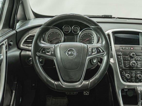 2013 Opel Astra GTC J Рестайлинг, красный - вид 16