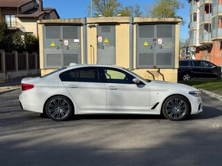 2020 BMW 5 серии 520d xDrive VII (G30/G31/G38), белый, 4850000 рублей, вид 3