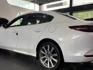 2026 Mazda 3 Axela IV (BP), белый, 2450000 рублей, вид 3