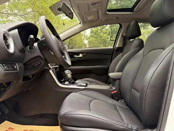 2021 Kia K3 II (China Market), белый, 1350000 рублей - вид 12
