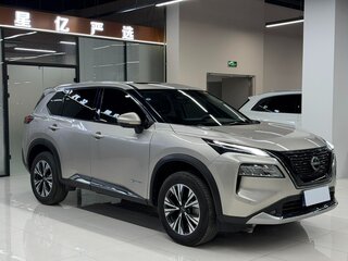 2023 Nissan X-Trail IV, золотистый, 4200000 рублей, вид 1
