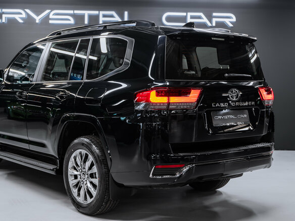 2026 Toyota Land Cruiser 300 Series, чёрный - вид 10