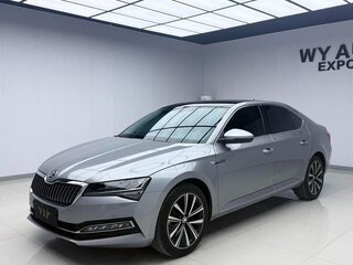 2025 Skoda Superb III Рестайлинг, серый, 2350000 рублей, вид 1