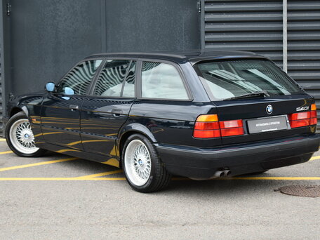 1995 BMW 5 серии 540i III (E34), синий, 3950000 рублей, вид 5
