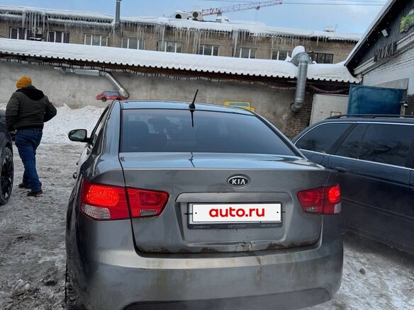 2010 Kia Cerato 4-speed II, серый, 445000 рублей - вид 3
