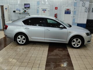 2018 Skoda Octavia III (A7) Рестайлинг, серебристый, 2000000 рублей, вид 4