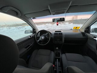 2002 Volkswagen Polo IV, серебристый, 150000 рублей, вид 4
