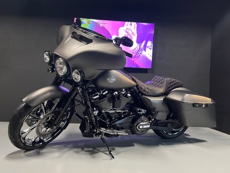2020 Harley-Davidson Street Glide, серый, 2450000 рублей, вид 4
