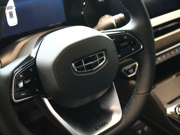 2025 Geely Monjaro I Рестайлинг, белый, 4954990 рублей - вид 22