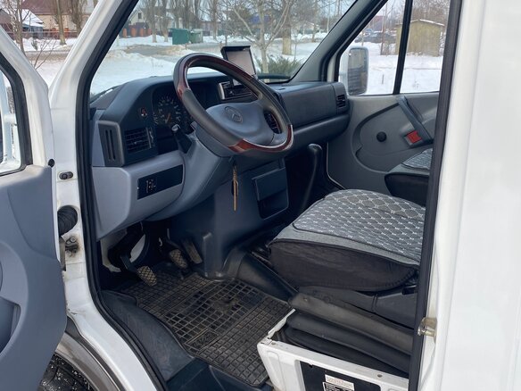 1998 Mercedes-Benz Sprinter, белый, 2500000 рублей - вид 11