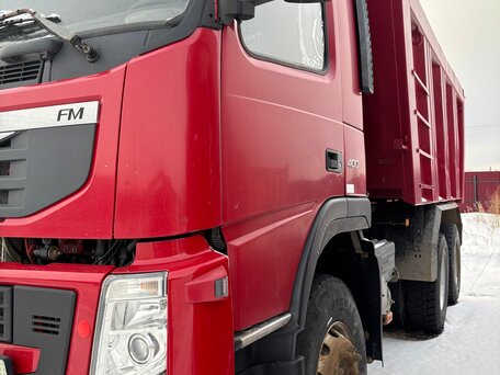 2010 Volvo FM, красный, 2700000 рублей, вид 4