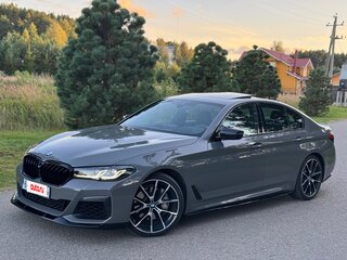 2021 BMW 5 серии 540i xDrive VII (G30/G31/G38) Рестайлинг, серый, 4200000 рублей, вид 2
