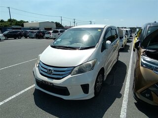 2011 Honda Freed I, белый, 1285000 рублей, вид 2
