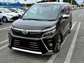 2021 Toyota Voxy III (R80) Рестайлинг, чёрный, 1720000 рублей, вид 4