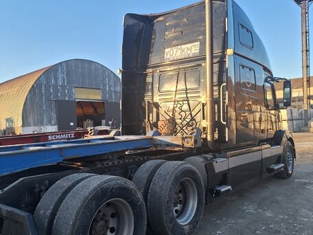 2005 Volvo VNL, чёрный, 2200000 рублей, вид 3
