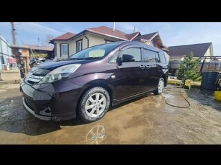 2013 Toyota ISis I Рестайлинг, пурпурный, 1400000 рублей, вид 1