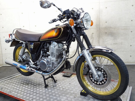 2019 Yamaha SR400, чёрный, 685000 рублей, вид 2