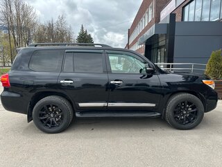 2015 Toyota Land Cruiser 200 Series Рестайлинг 1, чёрный, 3790000 рублей, вид 3