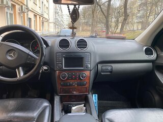 2005 Mercedes-Benz M-Класс 350 II (W164), серебристый, 850000 рублей, вид 5