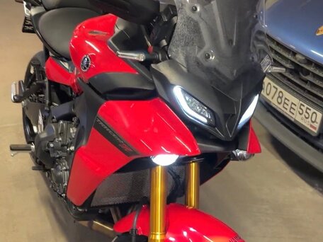 2022 Yamaha MT-09 Tracer (FJ-09), красный, 1199000 рублей, вид 2