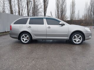2011 Skoda Octavia DSG7 II (A5) Рестайлинг, серый, 700000 рублей, вид 4