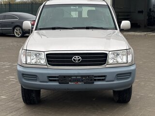 2003 Toyota Land Cruiser 105 100 Series Рестайлинг 1, серебристый, 1450000 рублей, вид 2
