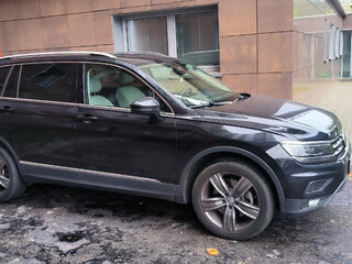 2020 Volkswagen Tiguan Allspace II, чёрный, 2439978 рублей, вид 3