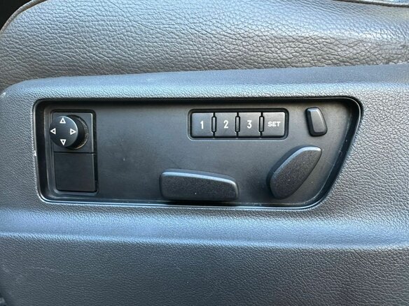2009 Volkswagen Touareg I Рестайлинг, белый, 1130000 рублей - вид 9