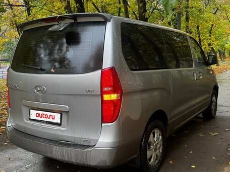 2016 Hyundai Grand Starex, серебристый, 2100000 рублей, вид 4