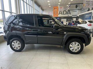 2026 Lada (ВАЗ) Niva Travel I Рестайлинг, чёрный, 1467900 рублей, вид 3