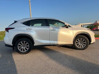 2020 Lexus NX 200 I Рестайлинг, белый, 3000000 рублей, вид 4
