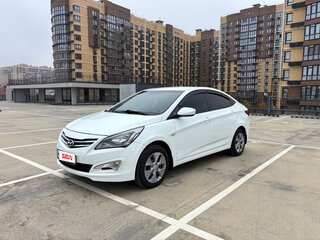 2015 Hyundai Solaris I Рестайлинг, белый, 850000 рублей, вид 1