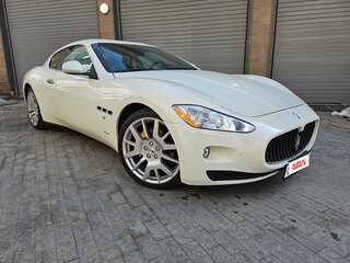 2009 Maserati GranTurismo I, белый, 5750000 рублей, вид 1