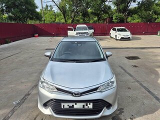 2015 Toyota Corolla Axio XI (E160, E170, E180), серебристый, 925000 рублей, вид 1