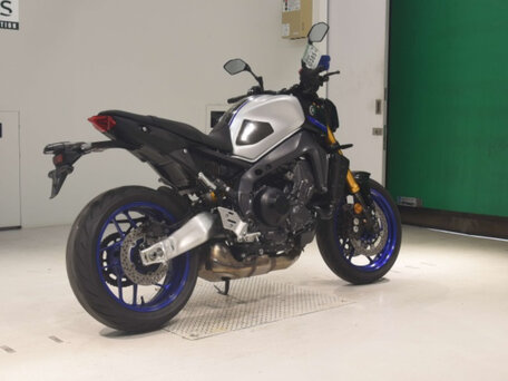 2022 Yamaha MT-09 (FZ-09), серебристый, 810000 рублей, вид 5