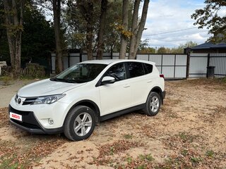 2013 Toyota RAV4 IV (XA40), белый, 2050000 рублей, вид 3