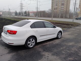 2015 Volkswagen Jetta VI Рестайлинг, белый, 650000 рублей, вид 3