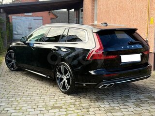 2019 Volvo V60 II, чёрный, 2321779 рублей, вид 2