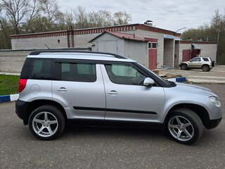 2011 Skoda Yeti I, серебристый, 650000 рублей, вид 2