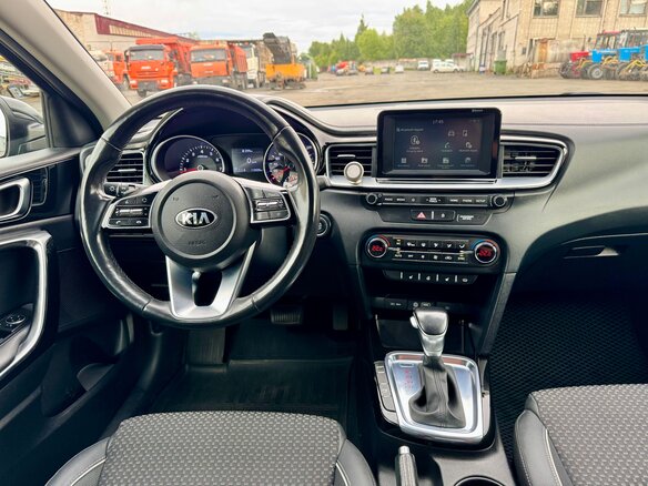 2019 Kia Ceed III, чёрный, 1750000 рублей - вид 9