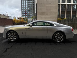 2019 Rolls-Royce Wraith Black Badge, чёрный, 28000000 рублей, вид 3