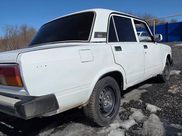 1997 Lada (ВАЗ) 2105, белый, 95000 рублей - вид 14