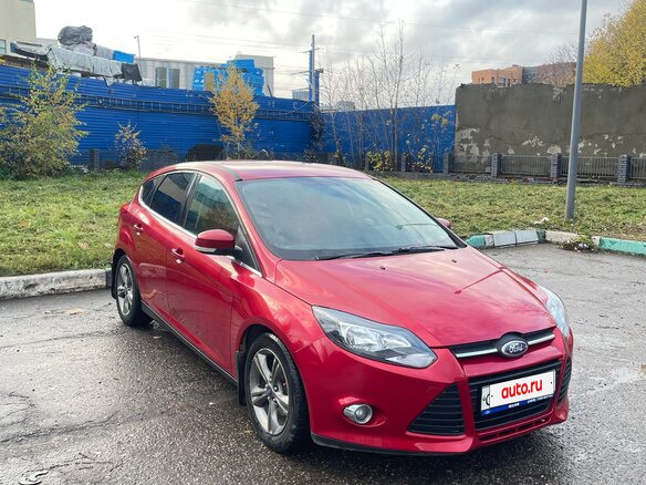 2014 Ford Focus III, красный, 750000 рублей - вид 3